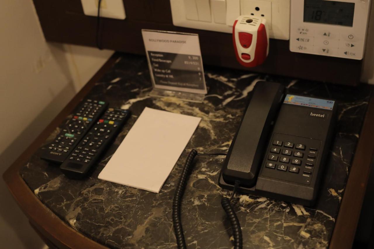 Airport Hotel Bollywood Paradise New Delhi Extérieur photo