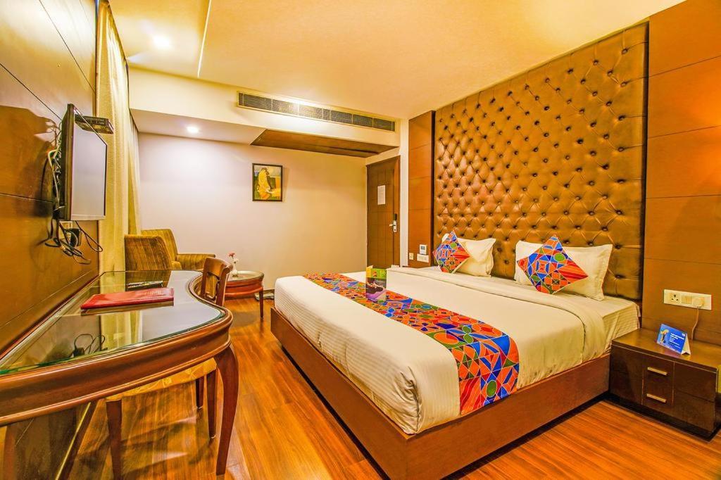 Airport Hotel Bollywood Paradise New Delhi Extérieur photo